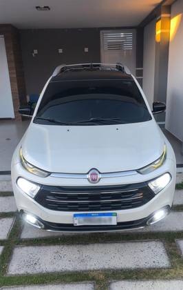 FIAT TORO 2.0 16V TURBO DIESEL VOLCANO 4WD AT9 FIAT TORO 2.0 16V TURBO DIESEL VOLCANO 4WD AT9